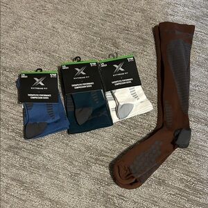 Extreme Fit-Compression Socks - 4 pair
